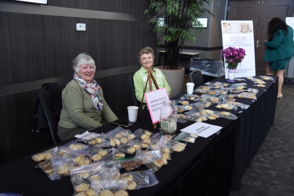 ECW Organizes fresh-baked cookies for Diocesan Convention